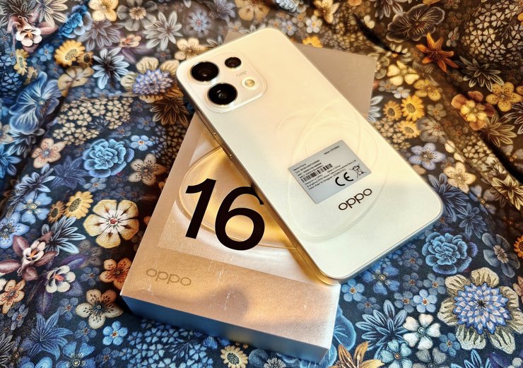 Смартфон Oppo Reno 16 Pro