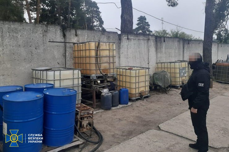 обыск, сбу, гсм, канистры, фото