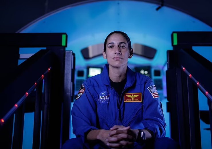 Жасмин Могбелі