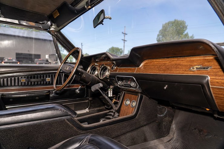 салон Ford Mustang 1968 года