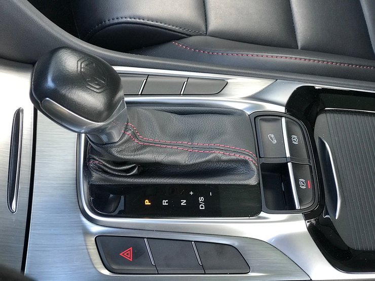 mg hs, morris garages, mg hs автомобіль, mg hs 2021, mg hs відгуки, тест драйв mg hs, mg hs коробка передач, робот mg hs