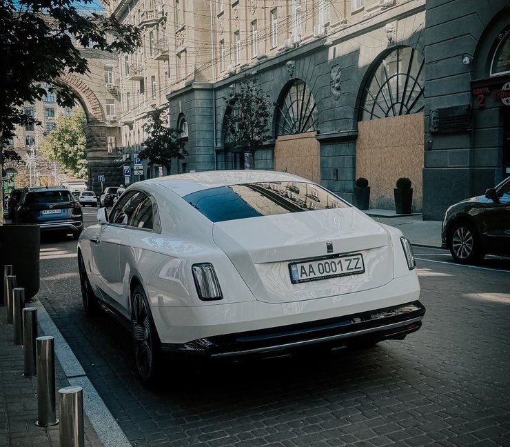 новий Rolls-Royce Spectre