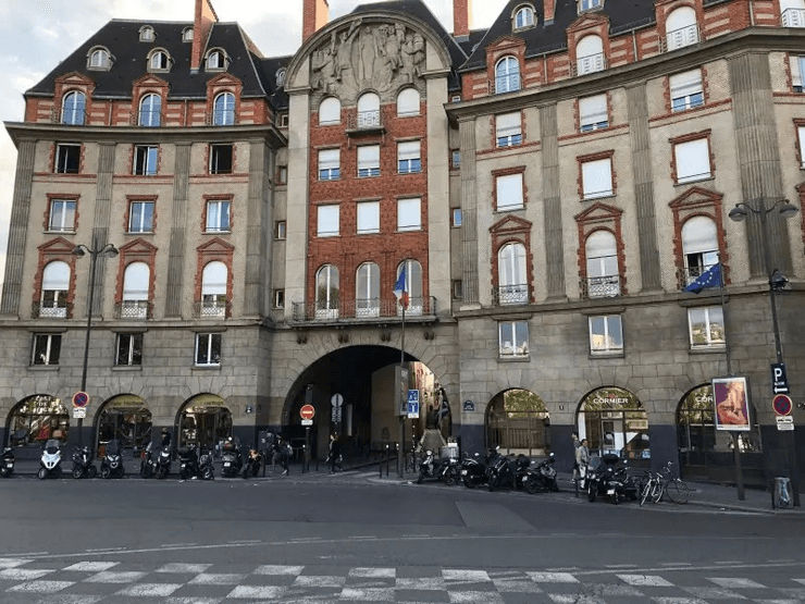 париж жінка життя