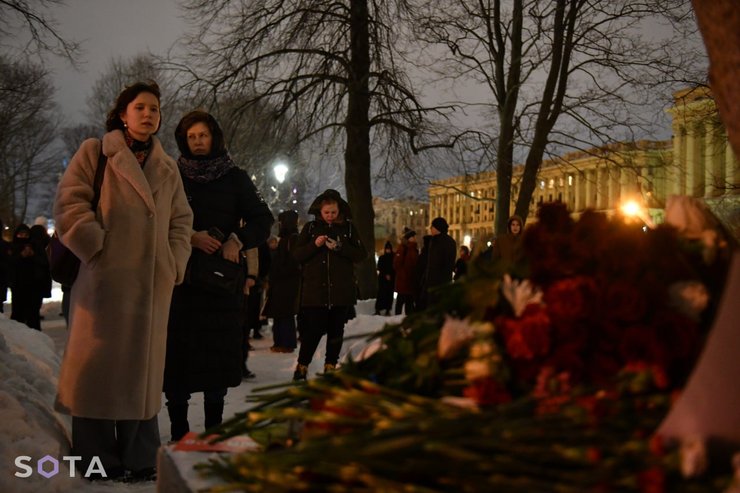 петербург, навальний, квіти