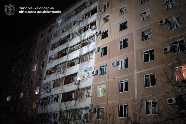 Фото дома после обстрела Запорожья 29 января