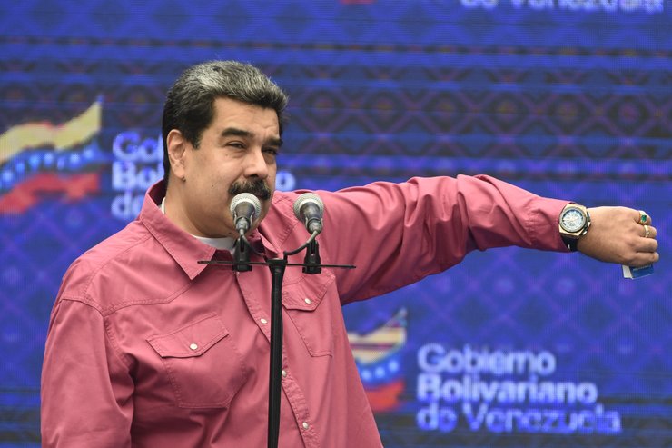 Николас Мадуро, президент Венесуэлы, часы Марадоны