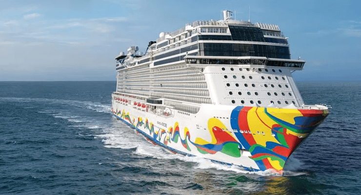 Работник круизного лайнера напал на пассажира, круизный лайнер, ударил ножницами, корабль мечты, чп на судне