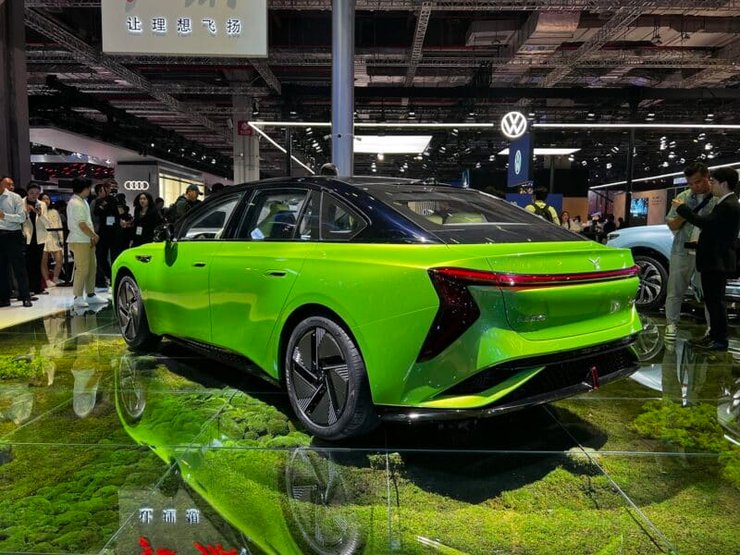 электромобиль Hongqi E001, Новый Hongqi E001, Hongqi E001, китайский электромобиль