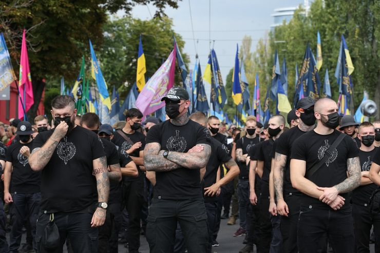 Азов, центурии, неонацисты, Украина, акция, день независимости