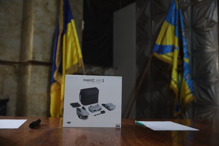 Слуги народа на Донбассе передали дроны