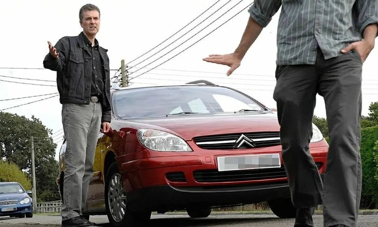 розмитнення авто, безкоштовне розмитнення авто, скасування безкоштовної розмитнення, черги на кордонах, військовий стан