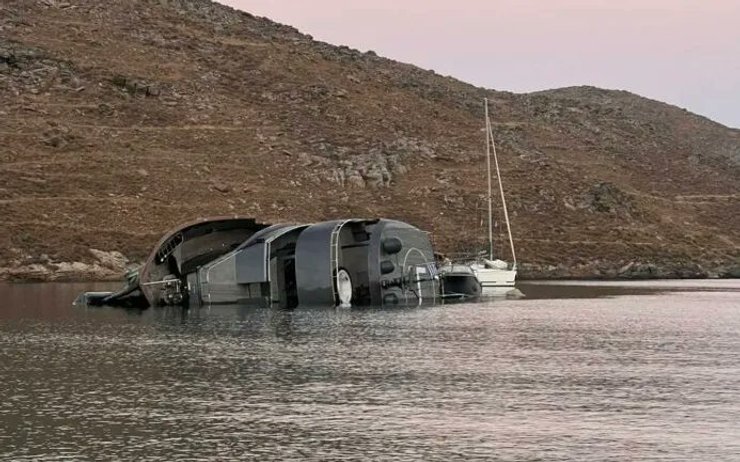 яхта затонула, яхта утонула, яхта 007, греция, швейцарский миллионер