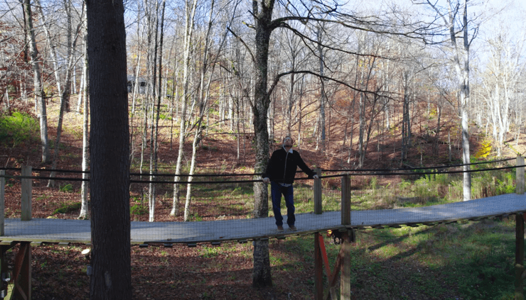 Мостик, который ведет к дому