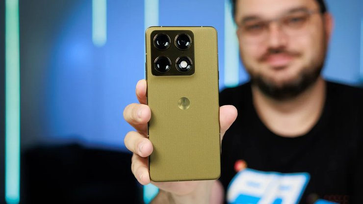 Смартфон Motorola Signature