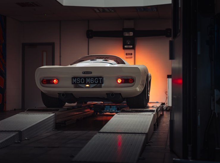 суперкар McLaren M6