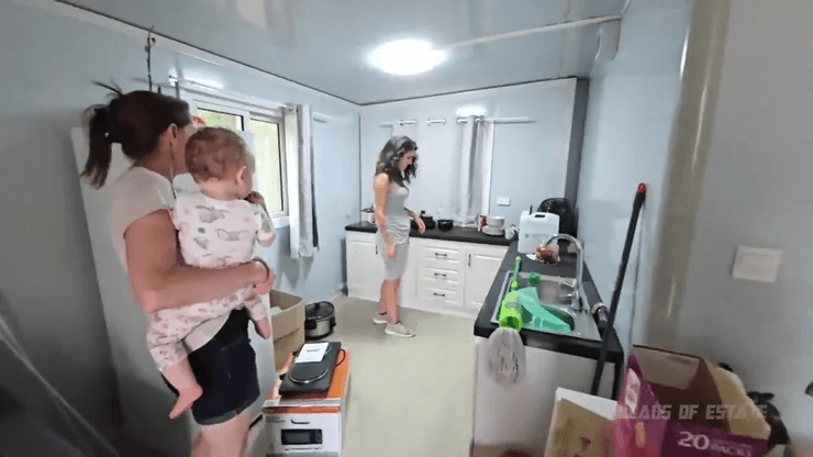 Дом из контейнера, крошечный дом, дом трансформер, грузовой контейнер, компактное жилье, новый тренд, недорогое жилье