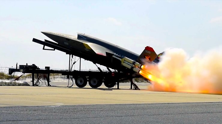 БПЛА XQ-58A Valkyrie беспилотный самолет истребитель