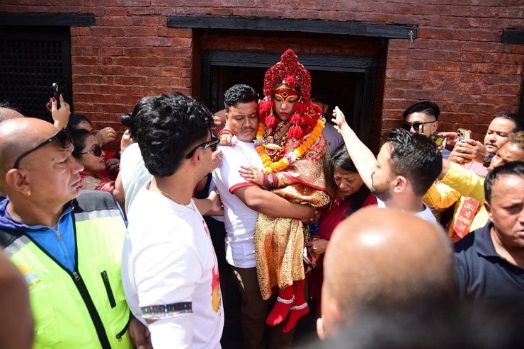 жива богиня кумарі непал