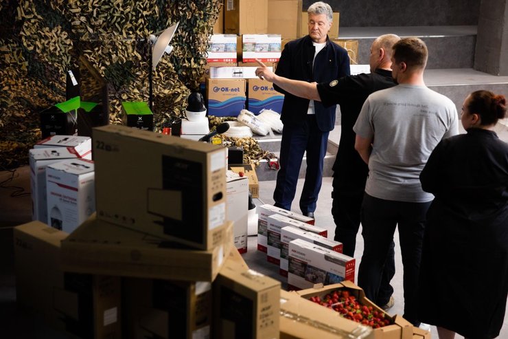 порошенко, донбасс, клубника, петр порошенко, порошенко клубника, всу, клубника от порошенко