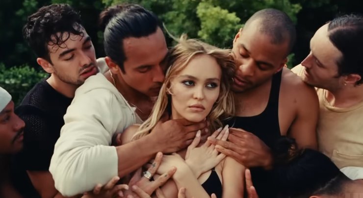 Кадр из сериала "Идол"