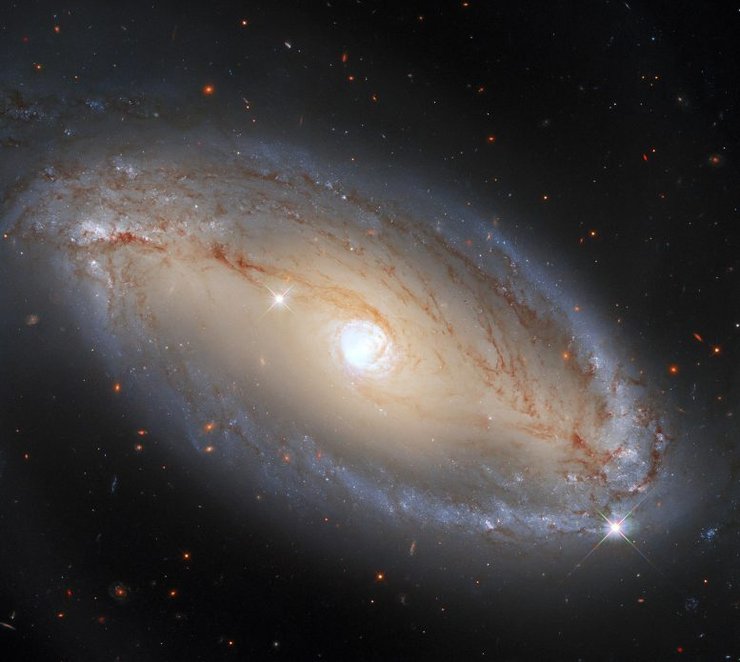 Галактика NGC 5728.