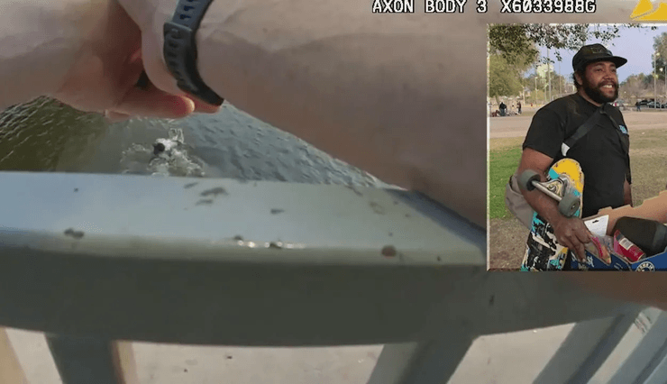 Нагрудная камера, полиция, полицейский, бездействие, полицейский смотрит как тонет человек, мужчина тонет, мост,