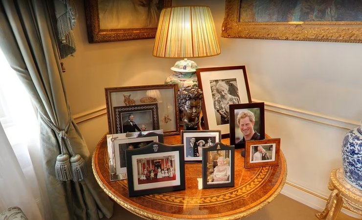 кларенс хаус, резиденція короля карла, король карл, королева консорт каміла, де живе король карл