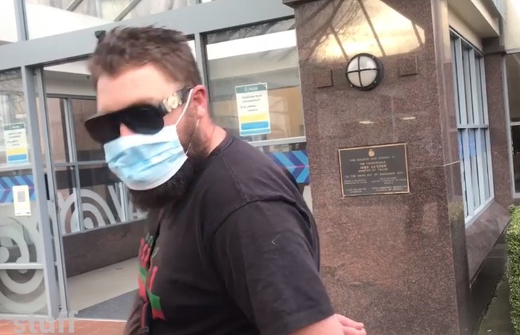 джеймс брайант, вертоліт, здався поліції, Нова Зеландія