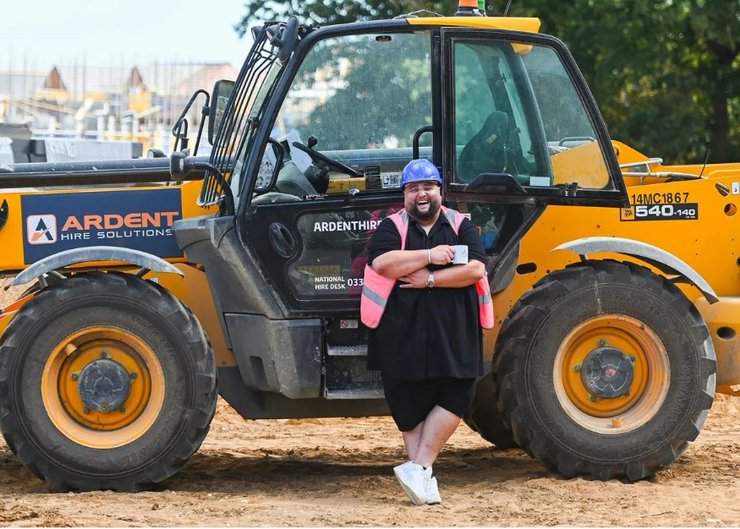 Адам Лопес на работе