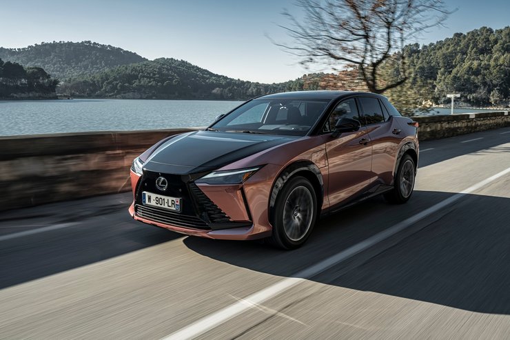 Lexus RZ, кращі електрокросовери, преміальні електрокросовери, Lexus RZ
