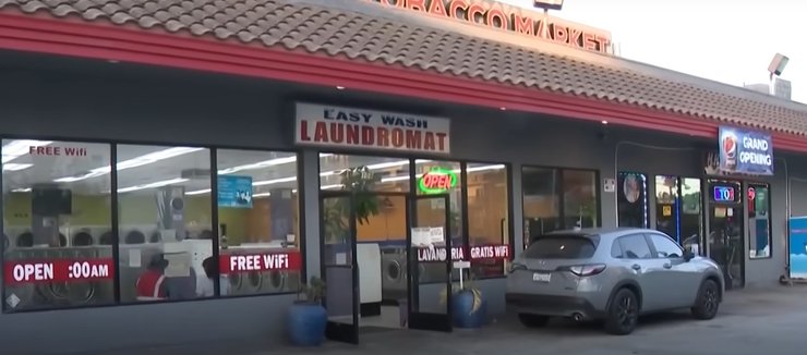 Прачечная в США, нашли похищенную девочку, похищенный ребенок, машина, записка, полиция, прохожие, парковка