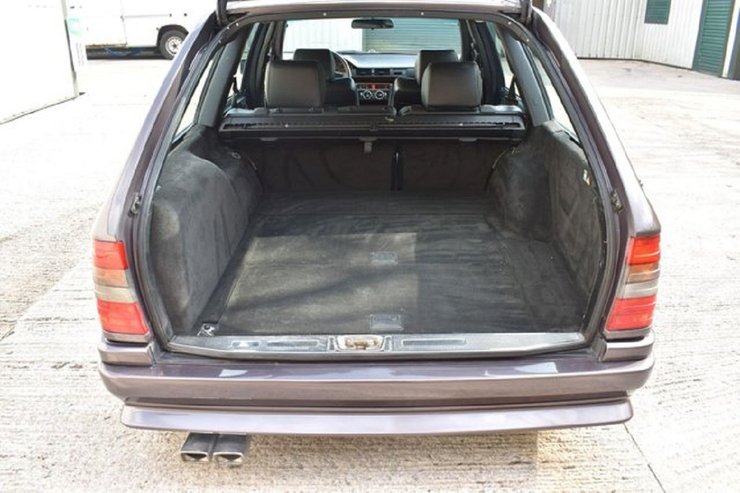 универсал Mercedes-Benz E36 AMG, Mercedes-Benz E36 AMG багажник, Mercedes-Benz E36 AMG багажный отсек, продажа Mercedes-Benz E36 AMG, Mercedes-Benz E36 AMG купить