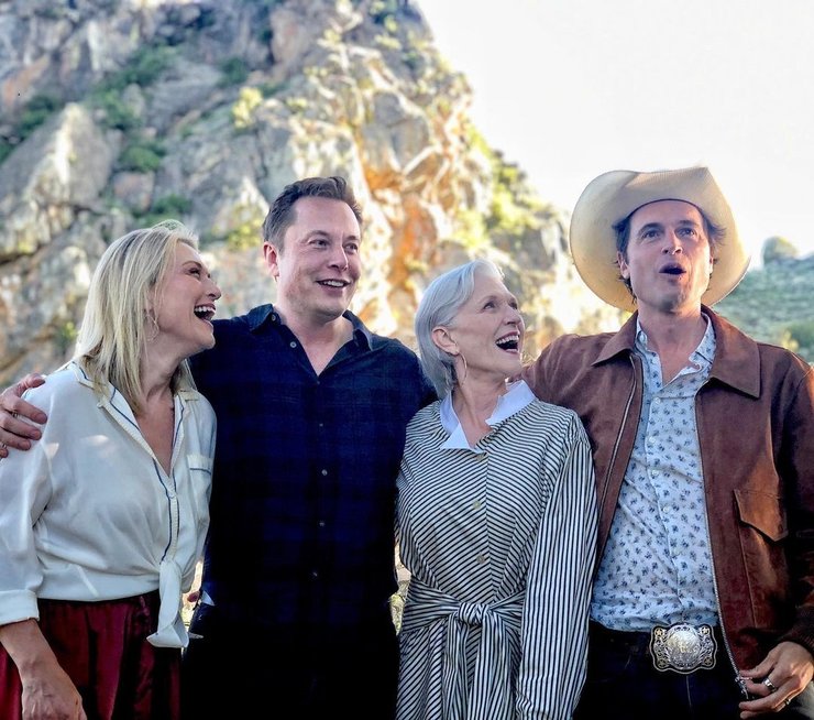 Тоска Маск, мей маск, ілон маск, ілон маск сестра, кімбал маск, мей маск діти