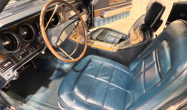 Салон Ford Thunderbird Apollo