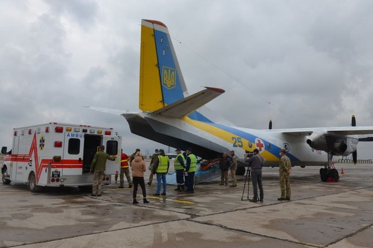 ан-26 евакуював поранених бійців