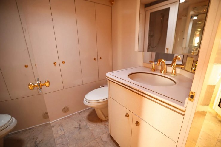 Featherlite Vantare 45, Prevost H3-45, дім на колесах, Джордж Форман