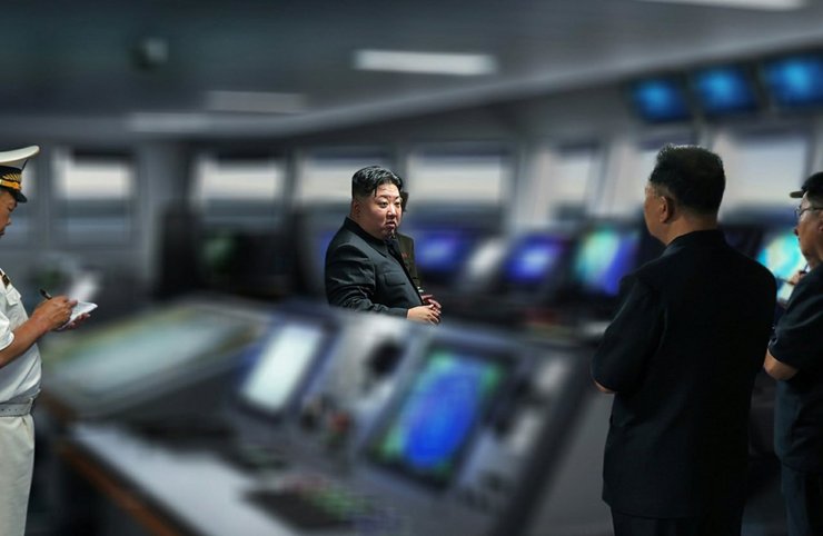 Ким Чен Ын на борту Choe Hyon