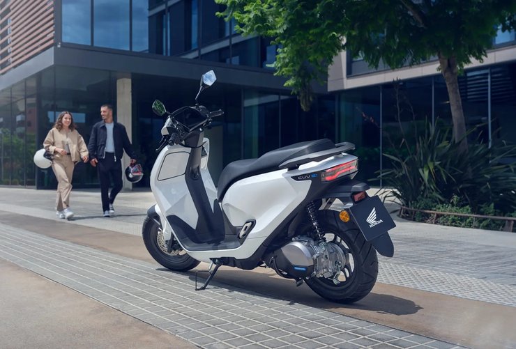 Электрический скутер Honda CUV e: