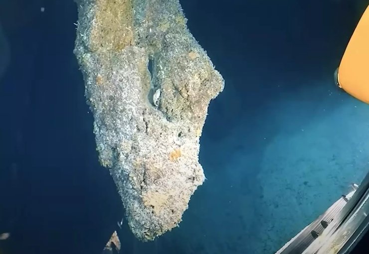 велика блакитна діра сталактит