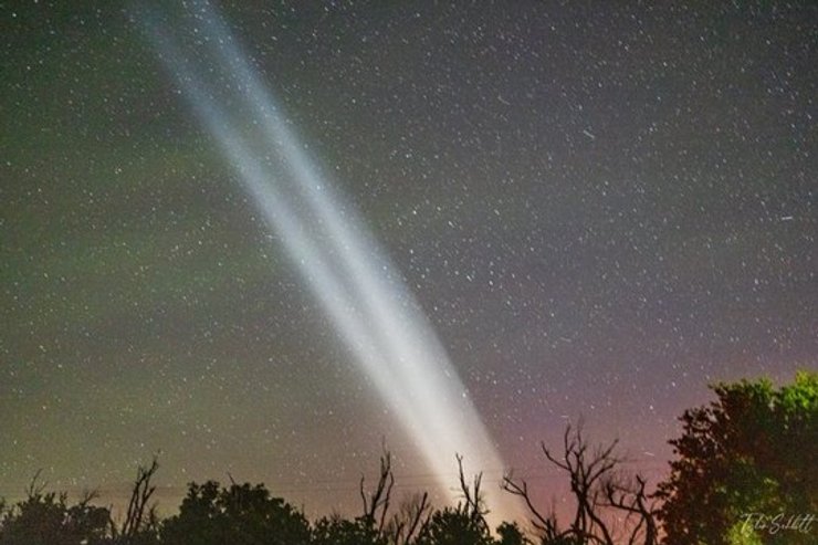 полоса света магнитная буря
