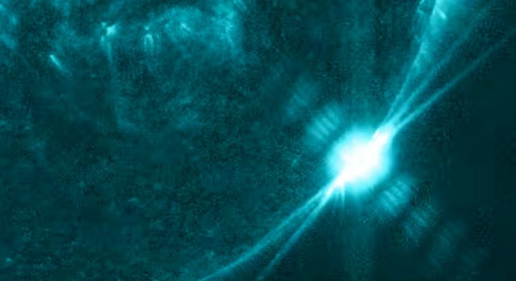 вспышка на Солнце