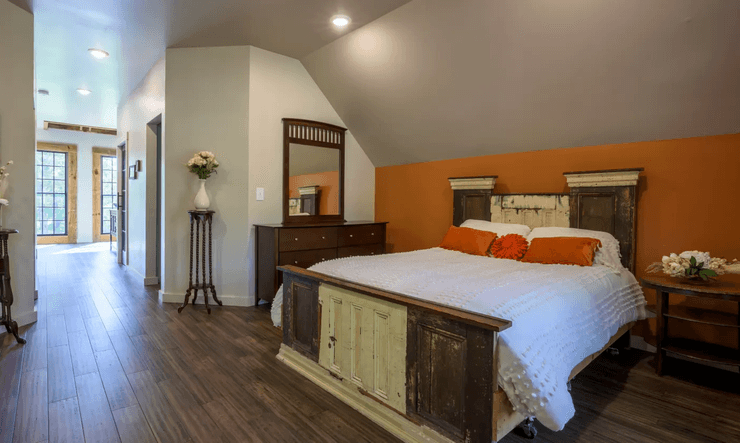 Супруги сделали дом из старой школы, старая школа, заброшенная школа, уютный дом, ремонт своими руками, переделали школу, купили школу