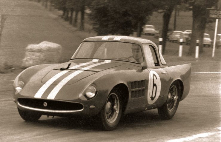 Версия Skoda 1100 OHC с закрытым кузовом