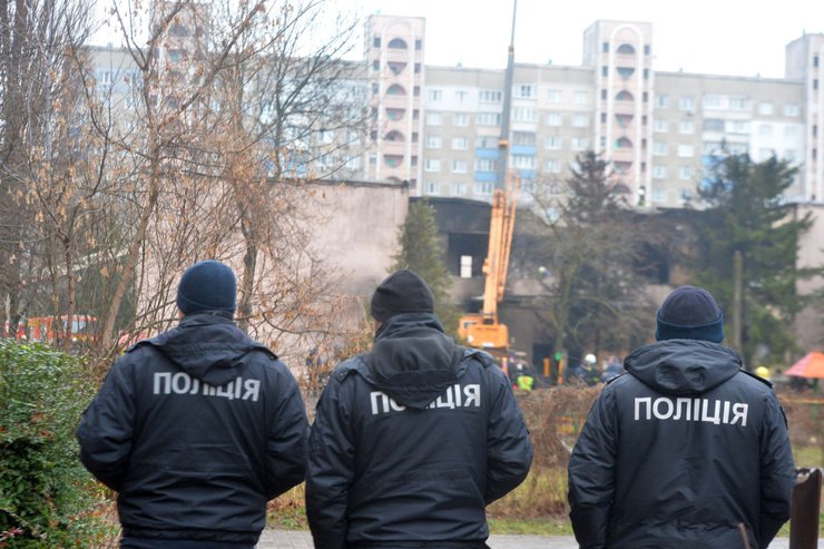 денис монастырский погиб, погиб министр внутрених дел, монастырский министр МВД погиб, монастырский погиб в броварах, монастырский и его зам погибли в броварах, погибло руководство мвд украины, министр мвд украины погиб, монастырский погиб в броварах, монастырский погиб в авиакатастрофе бровары, катастрофа в броварах 18 января, авиакатастрофа в броварах, в броварах упал вертолет 18 января