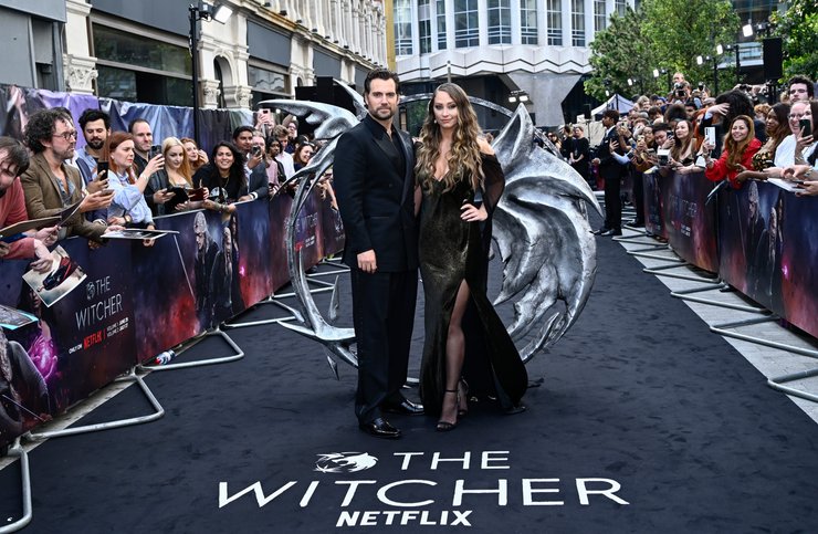 Генри и Натали знакомы много лет, но встречаться начали в 2021-+м