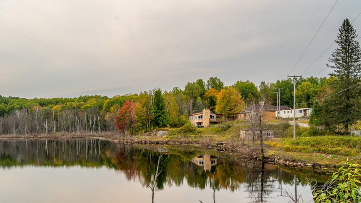 Покинутий дитячий табір, покинута в'язниця, незвичайна знахідка, мандрівки, покинуті місця, міський дослідник, блогер