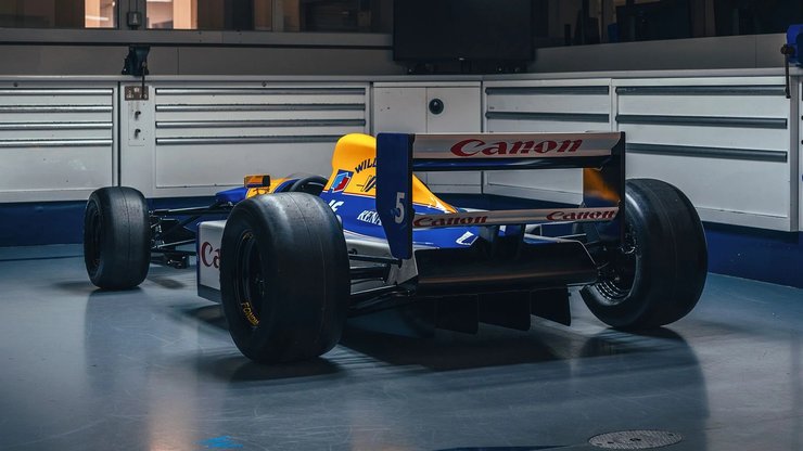 болид Williams FW14