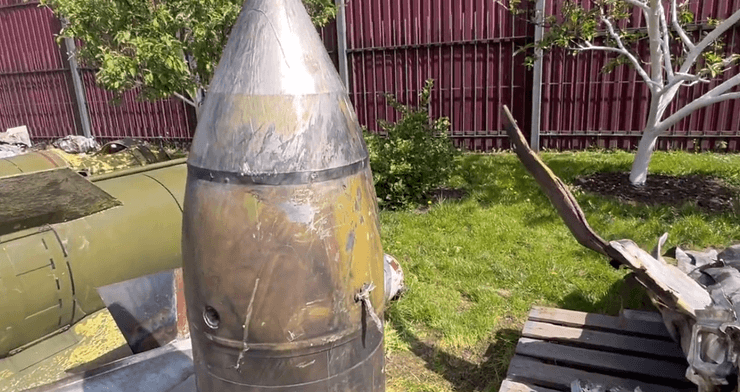 Корреспондент таблоида Bild показывал обломки уничтоженной ракеты "Кинжал"