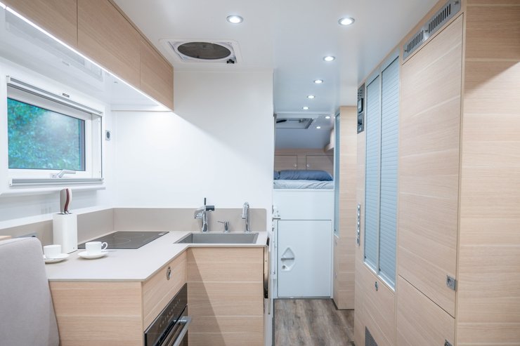 Автодом Ford, дом на колесах, Пикап Ford, Ford F-550, Bedrock XT2