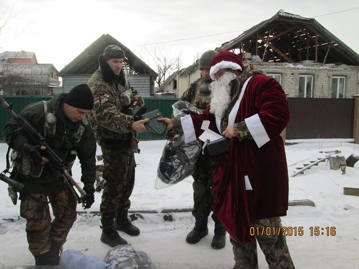 Подарки Деда Мороза-волонтера